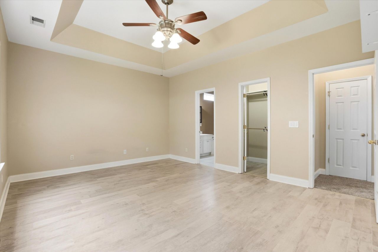 106 Hialeah Court Photo 17