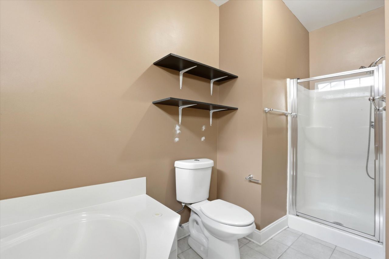 106 Hialeah Court Photo 19