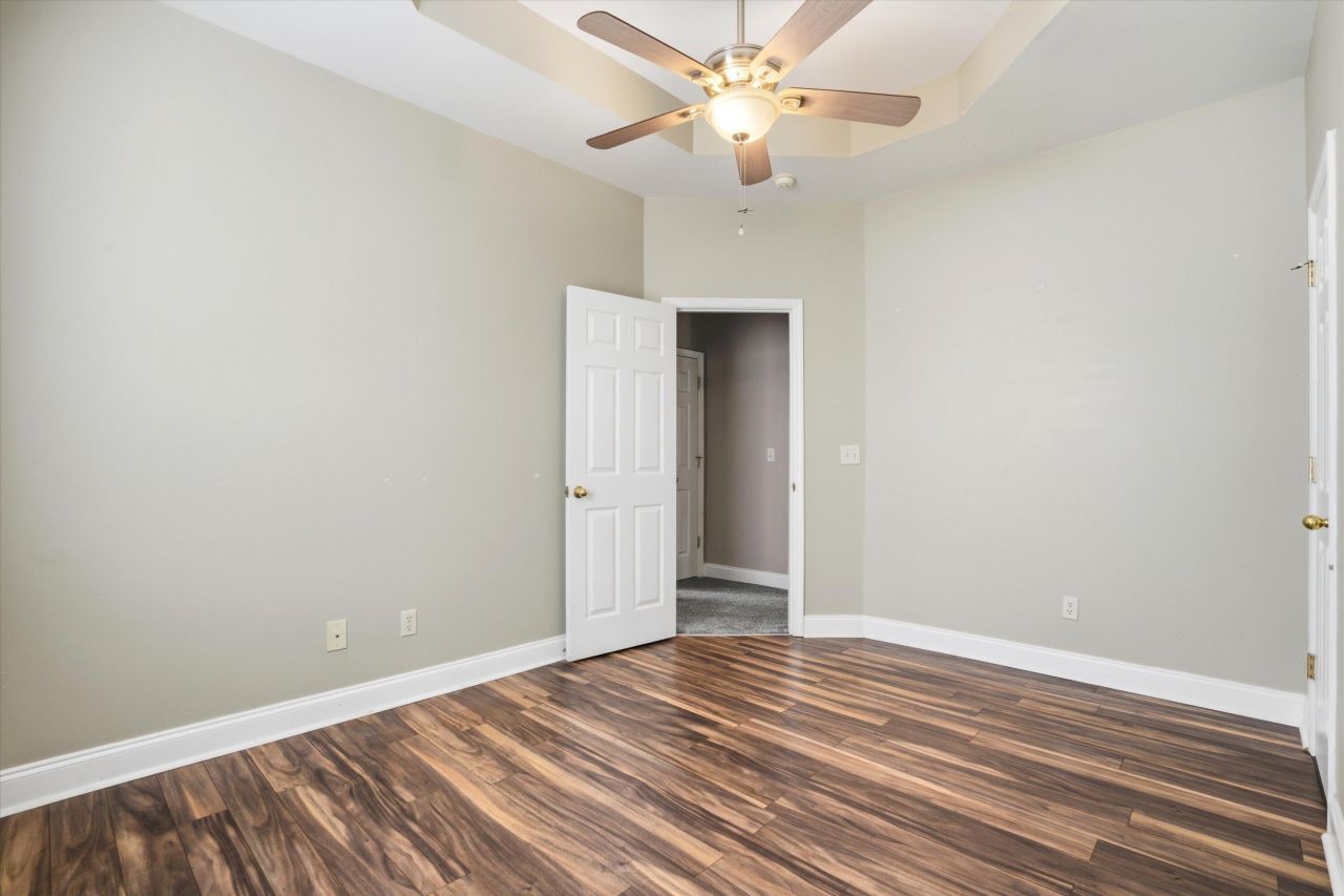 106 Hialeah Court Photo 21