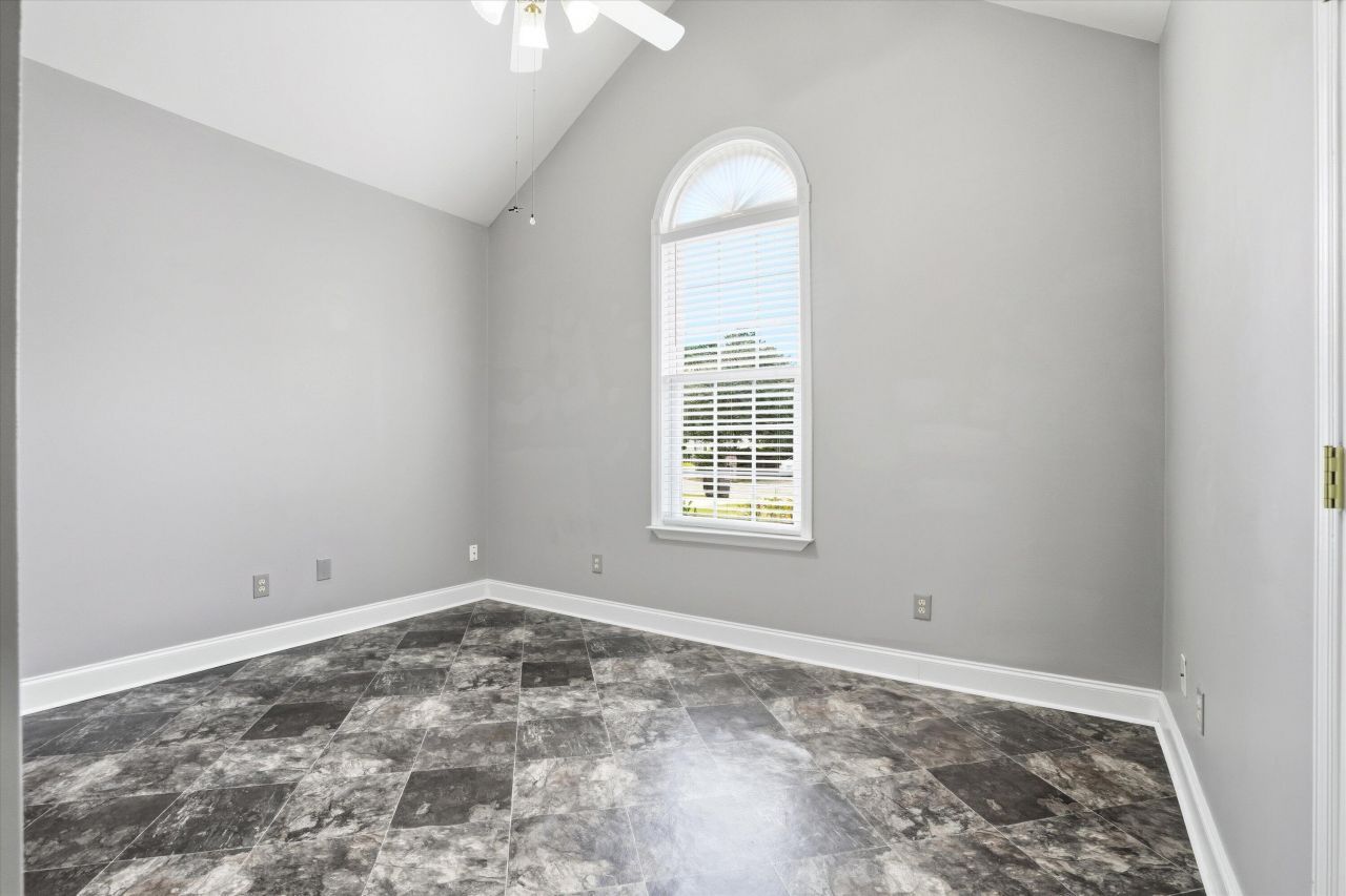 106 Hialeah Court Photo 22