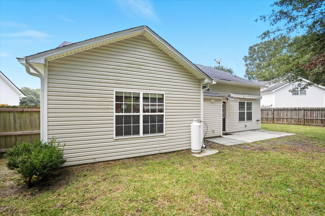 106 Hialeah Court Photo 27