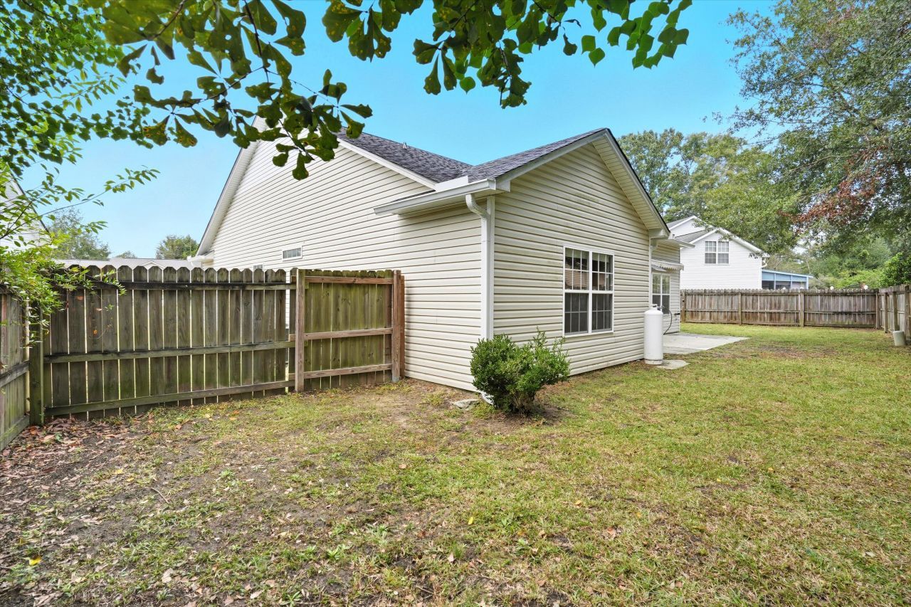 106 Hialeah Court Photo 28