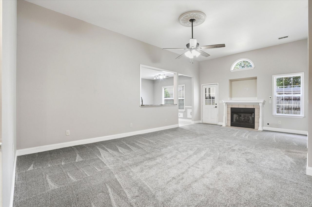 106 Hialeah Court Photo 6