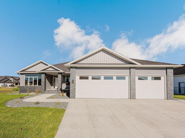 1082 Larkin Lane W, West Fargo, ND 58078