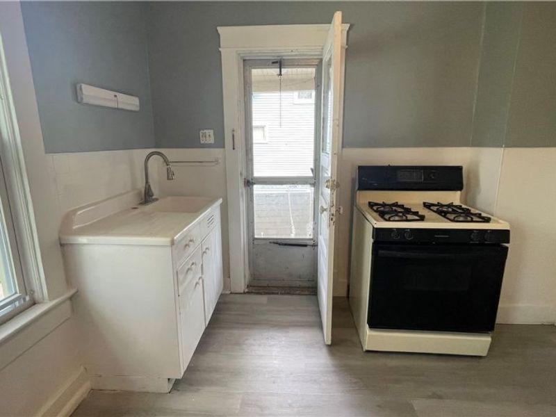 4322 Bush Avenue, Unit Up, Cleveland, OH 44109 Photo 32