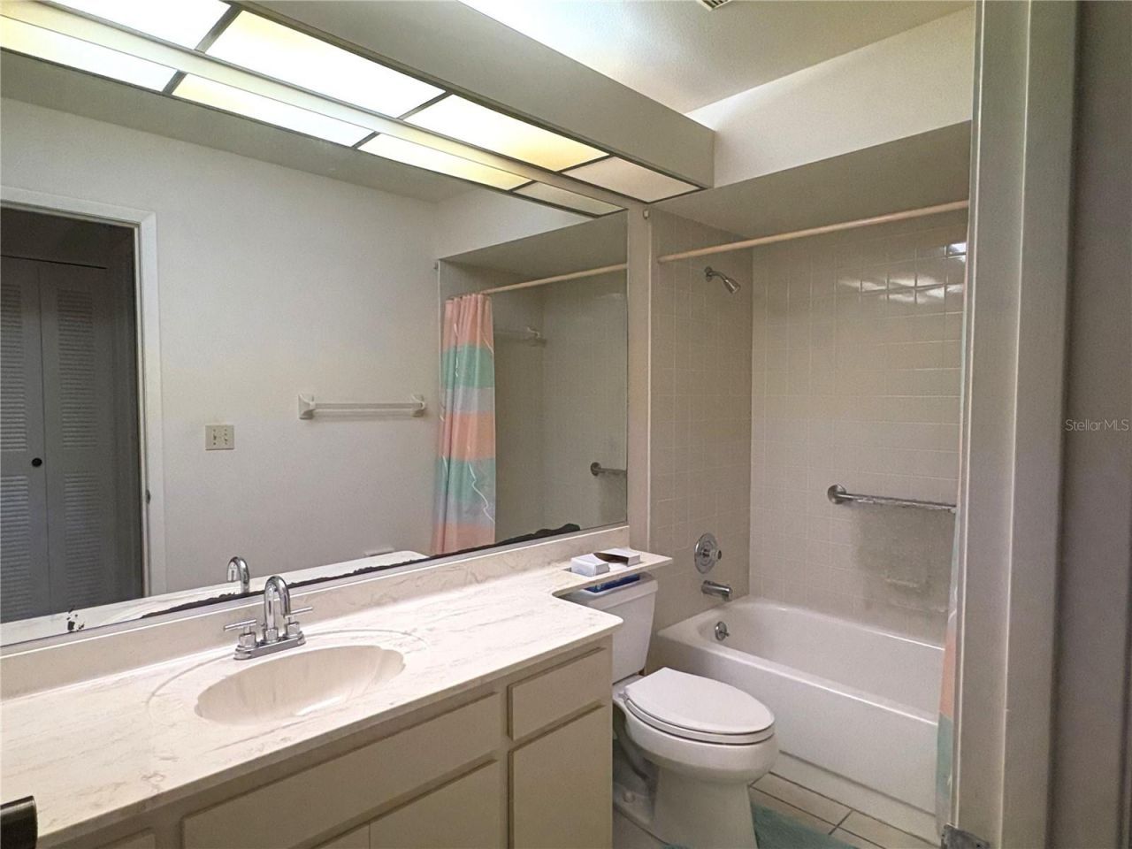 4933 Village Gardens Drive, Unit 211, Sarasota, FL 34234 Photo