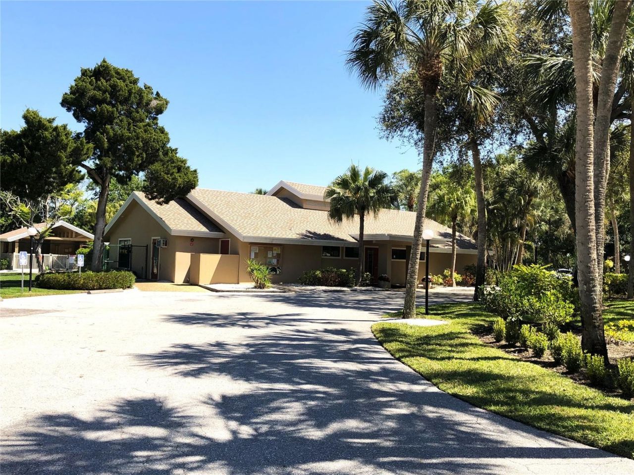 4933 Village Gardens Drive, Unit 211, Sarasota, FL 34234 Photo