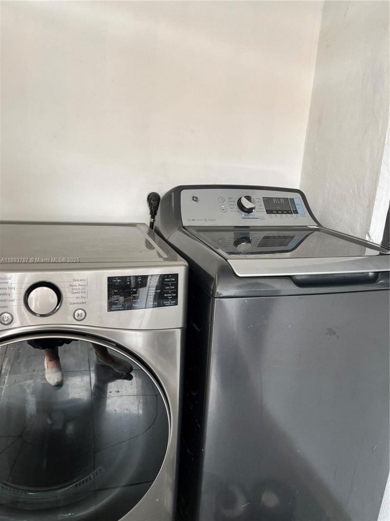 1102 NW 103rd Street, Miami, FL 33150 Photo