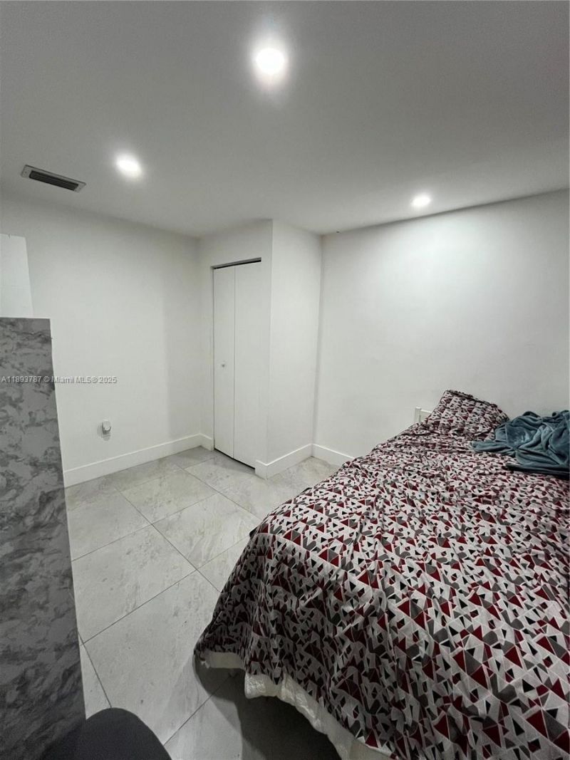 1102 NW 103rd Street, Miami, FL 33150 Photo