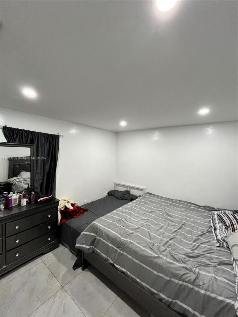 1102 NW 103rd Street, Miami, FL 33150 Photo