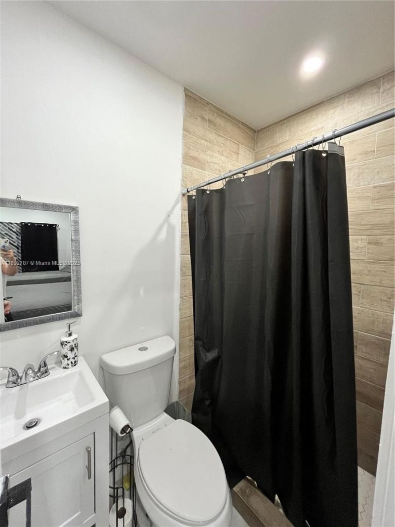 1102 NW 103rd Street, Miami, FL 33150 Photo