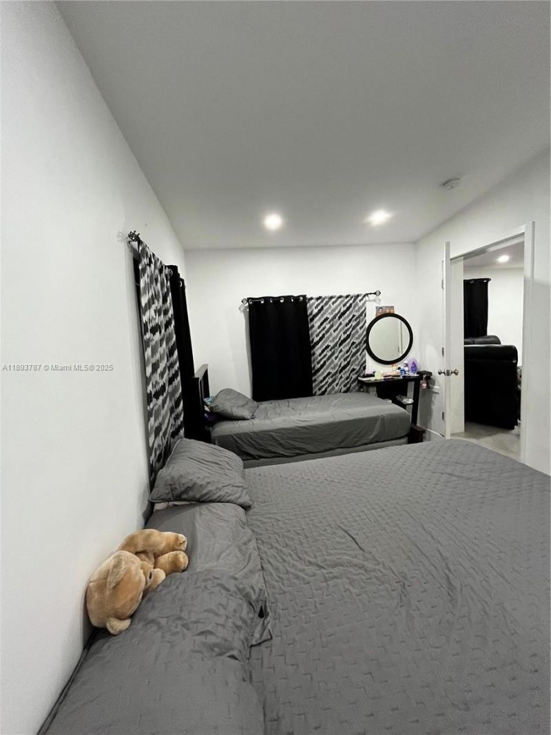 1102 NW 103rd Street, Miami, FL 33150 Photo