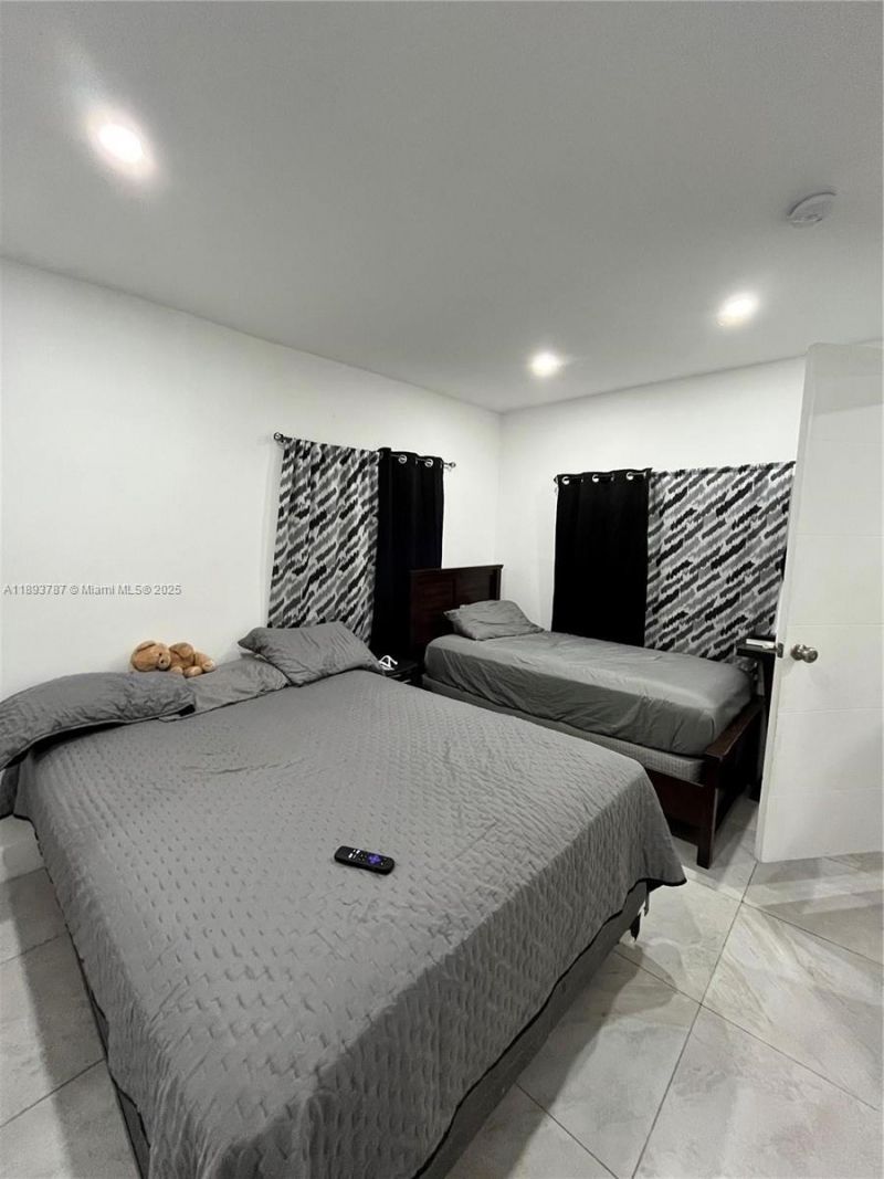 1102 NW 103rd Street, Miami, FL 33150 Photo