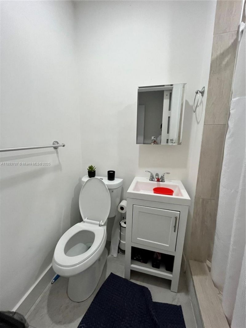 1102 NW 103rd Street, Miami, FL 33150 Photo