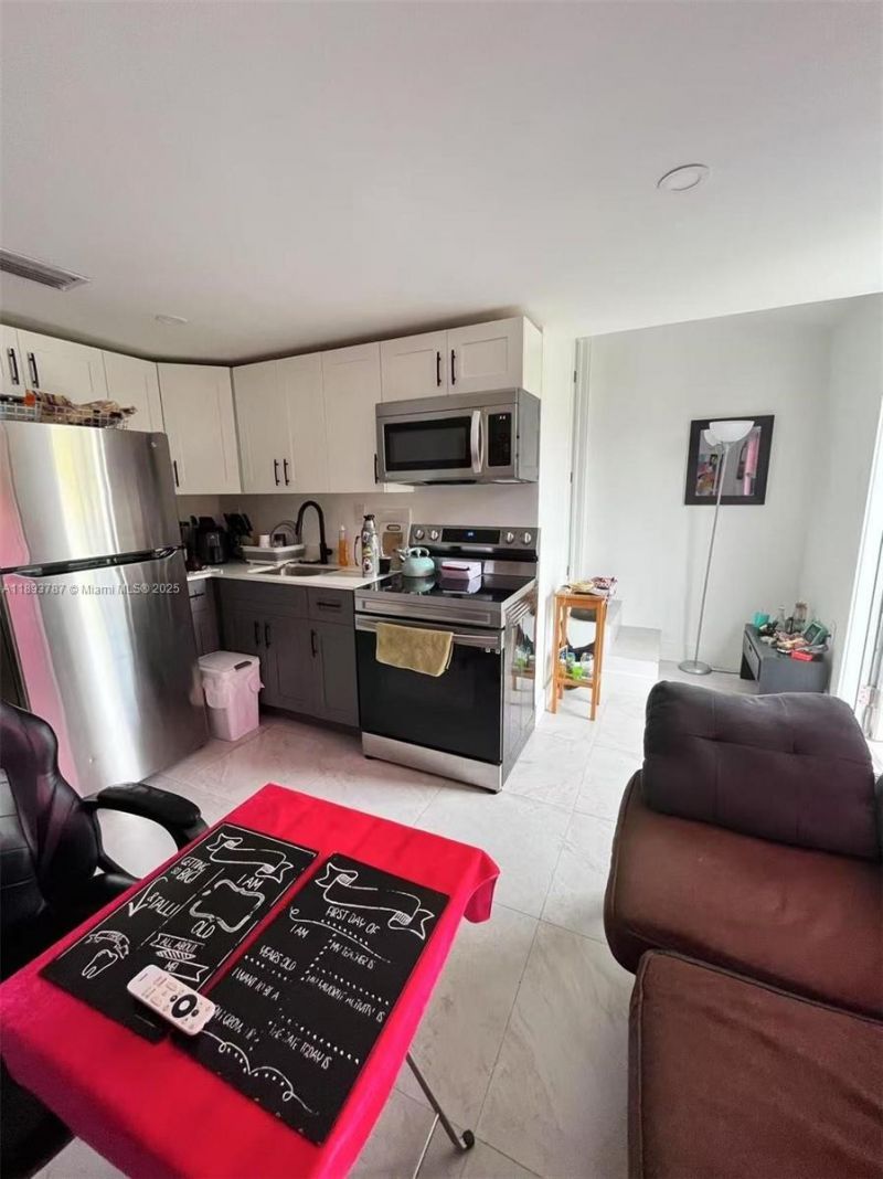 1102 NW 103rd Street, Miami, FL 33150 Photo