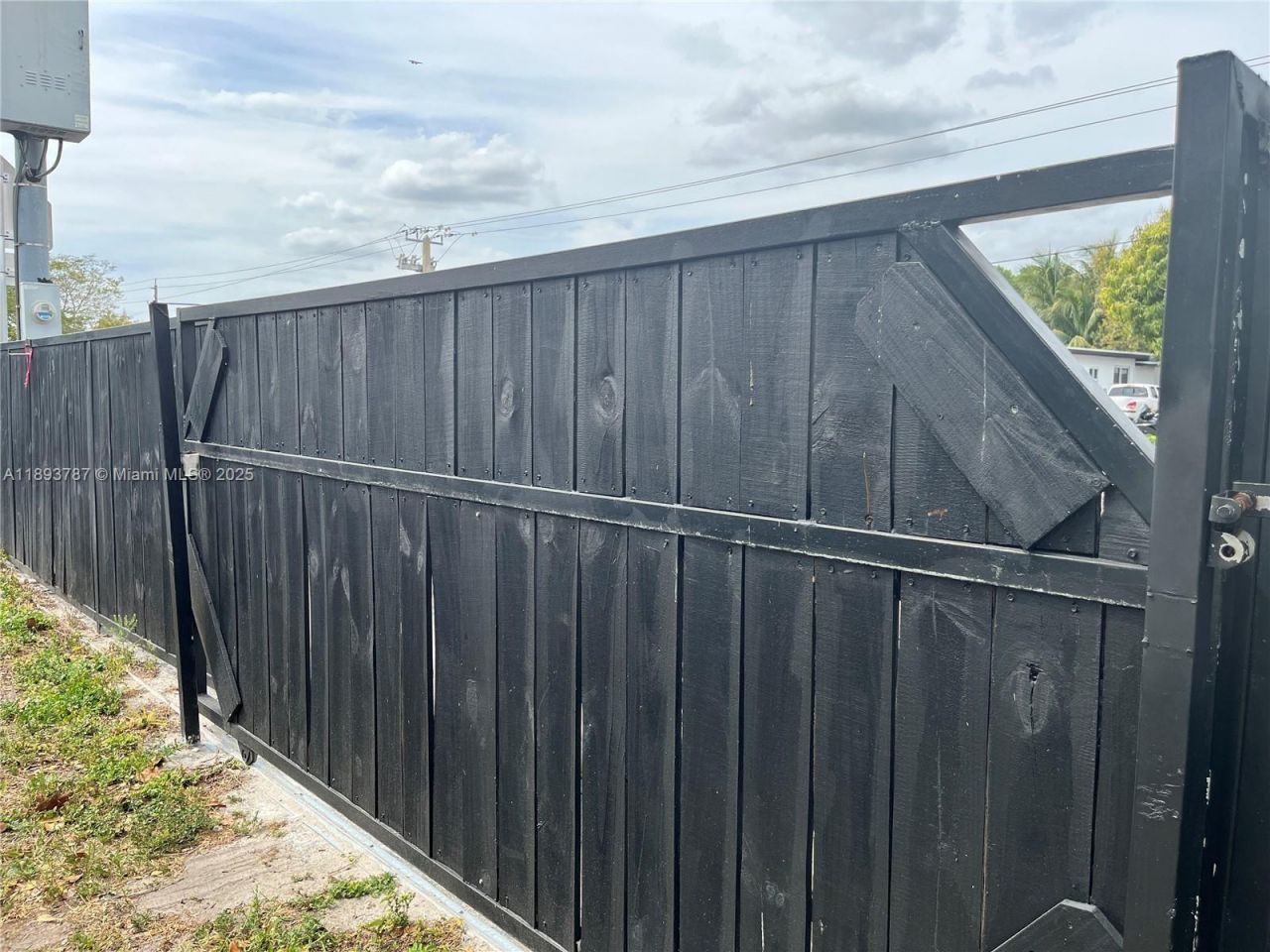 1102 NW 103rd Street, Miami, FL 33150 Photo