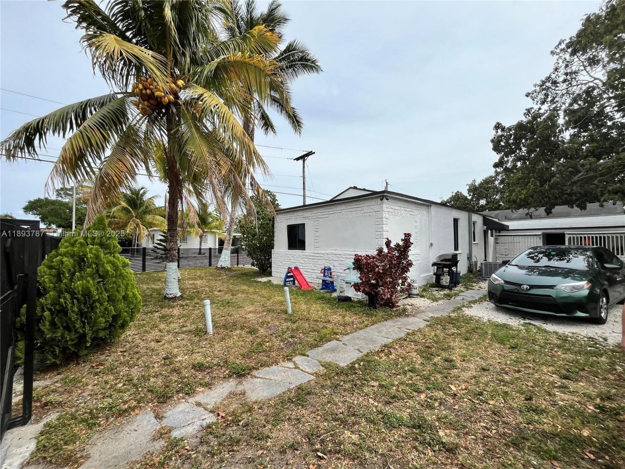1102 NW 103rd Street, Miami, FL 33150 Photo
