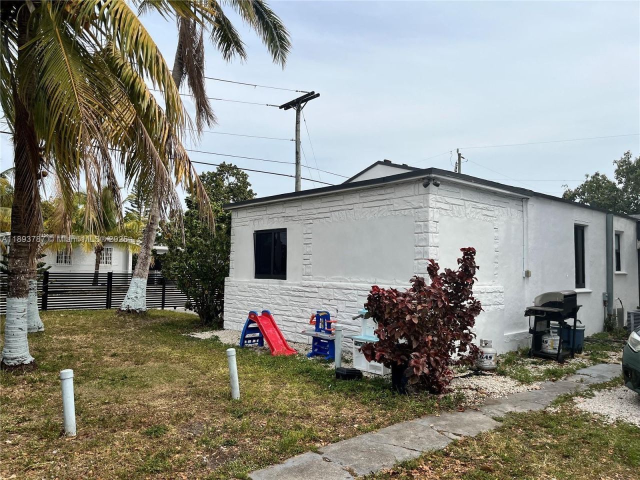 1102 NW 103rd Street, Miami, FL 33150 Photo