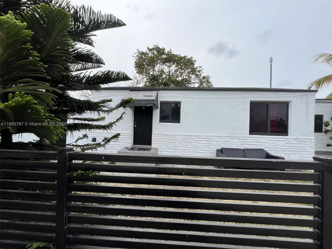 1102 NW 103rd Street, Miami, FL 33150 Photo