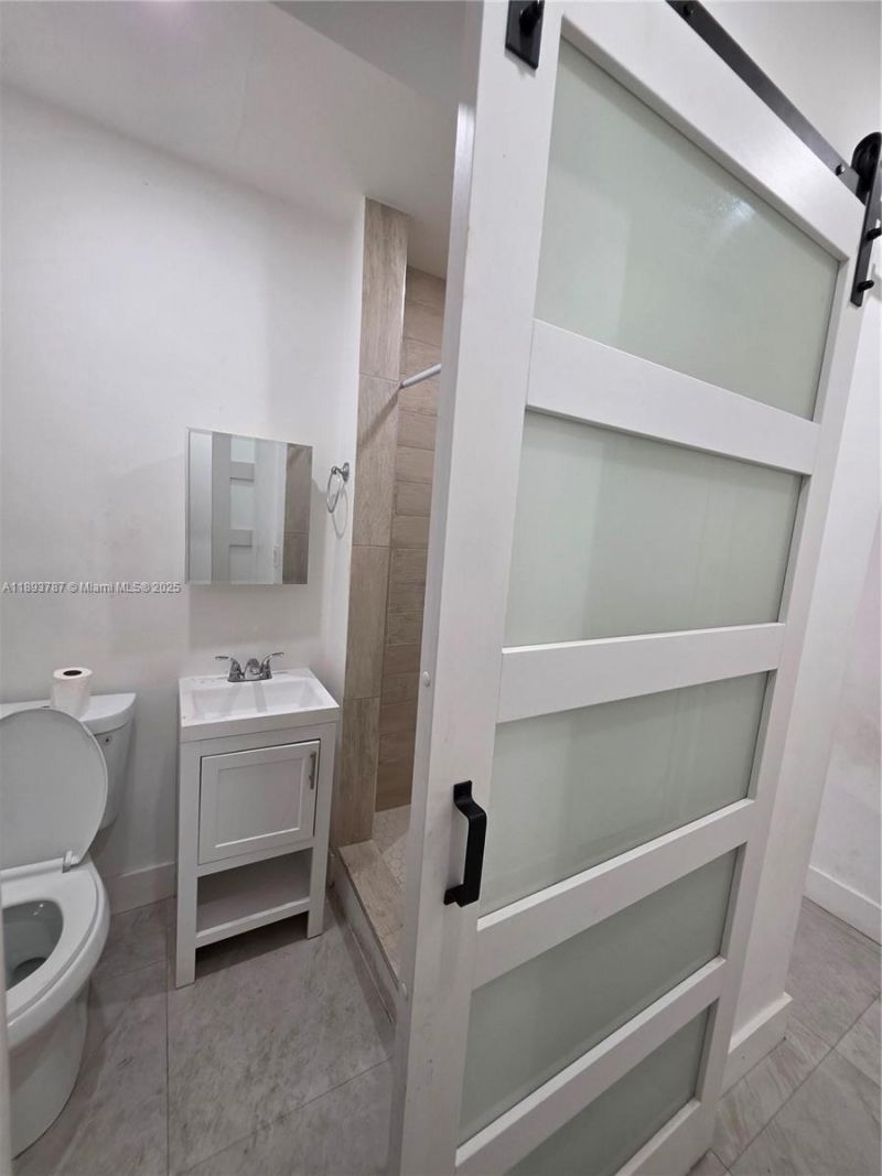 1102 NW 103rd Street, Miami, FL 33150 Photo