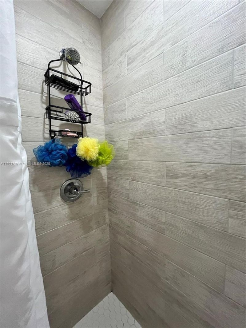 1102 NW 103rd Street, Miami, FL 33150 Photo