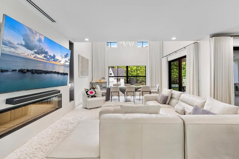 9 Tahoe Ln, Sea Ranch Lakes, FL 33308 Photo