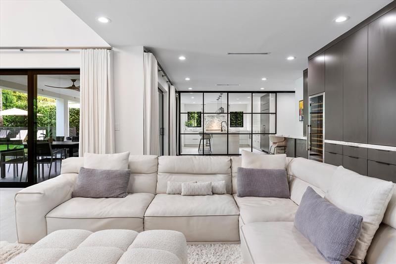 9 Tahoe Ln, Sea Ranch Lakes, FL 33308 Photo