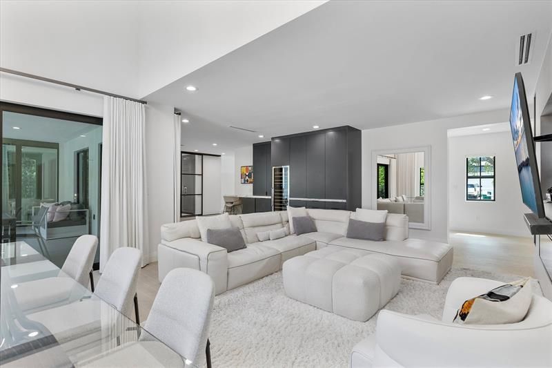 9 Tahoe Ln, Sea Ranch Lakes, FL 33308 Photo