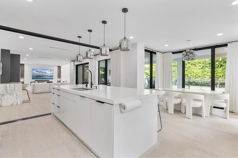 9 Tahoe Ln, Sea Ranch Lakes, FL 33308 Photo