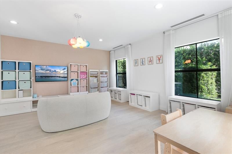 9 Tahoe Ln, Sea Ranch Lakes, FL 33308 Photo