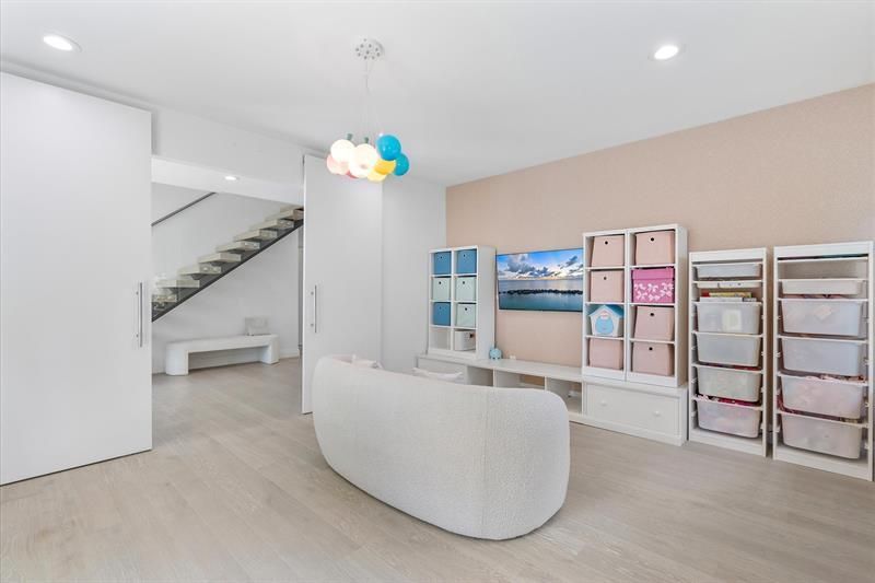 9 Tahoe Ln, Sea Ranch Lakes, FL 33308 Photo