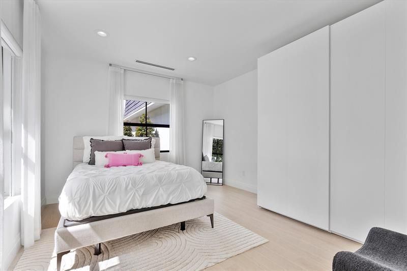 9 Tahoe Ln, Sea Ranch Lakes, FL 33308 Photo