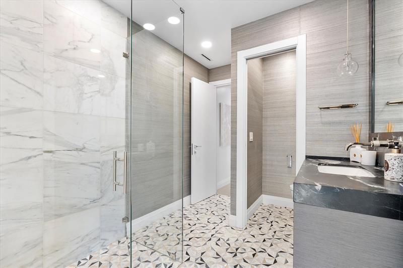 9 Tahoe Ln, Sea Ranch Lakes, FL 33308 Photo