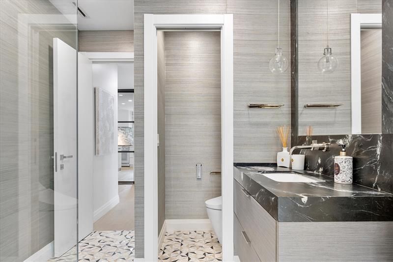 9 Tahoe Ln, Sea Ranch Lakes, FL 33308 Photo