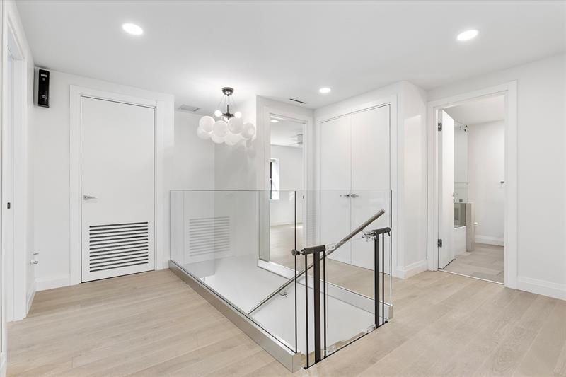 9 Tahoe Ln, Sea Ranch Lakes, FL 33308 Photo