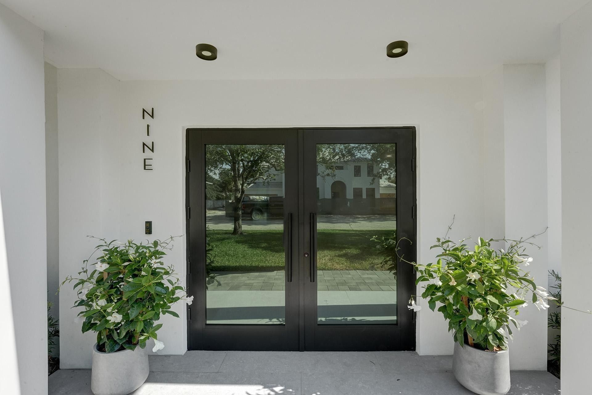 9 Tahoe Lane, Sea Ranch Lakes, FL 33308 Photo