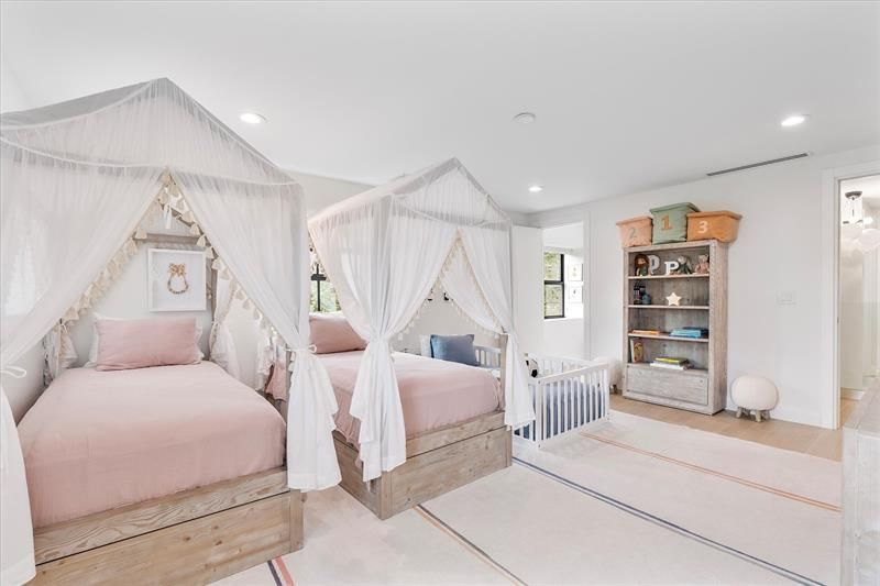 9 Tahoe Ln, Sea Ranch Lakes, FL 33308 Photo