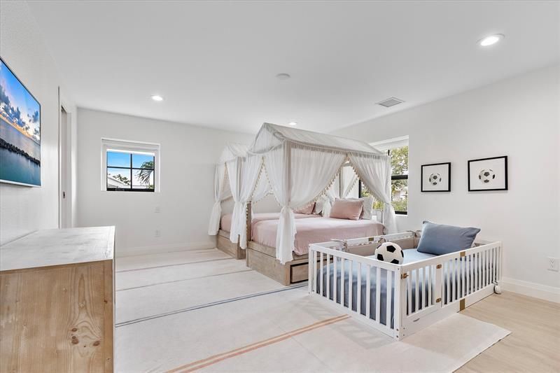 9 Tahoe Ln, Sea Ranch Lakes, FL 33308 Photo