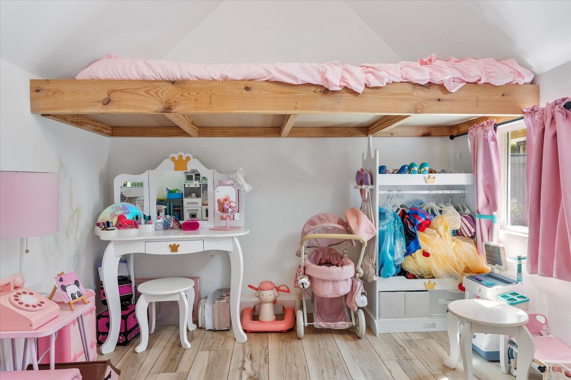 9 Tahoe Lane, Sea Ranch Lakes, FL 33308 Photo