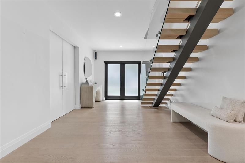 9 Tahoe Ln, Sea Ranch Lakes, FL 33308 Photo