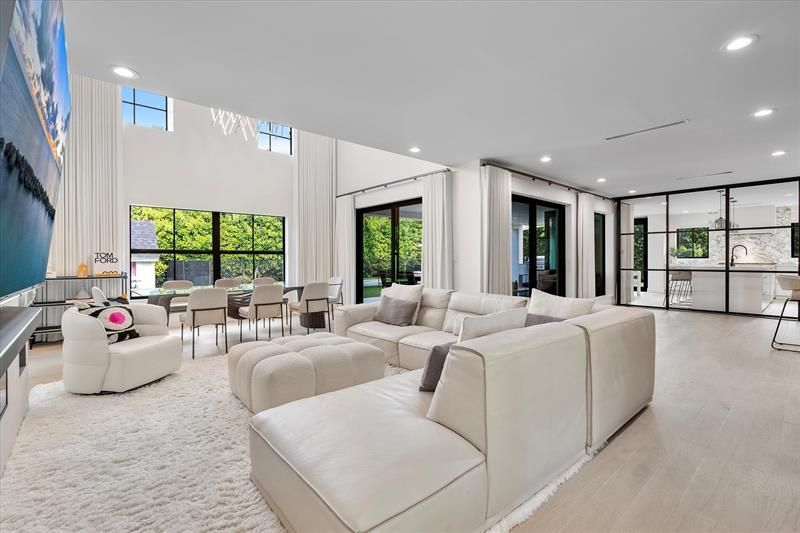 9 Tahoe Ln, Sea Ranch Lakes, FL 33308 Photo