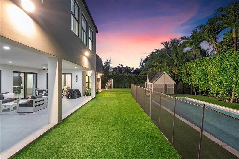 9 Tahoe Ln, Sea Ranch Lakes, FL 33308 Photo