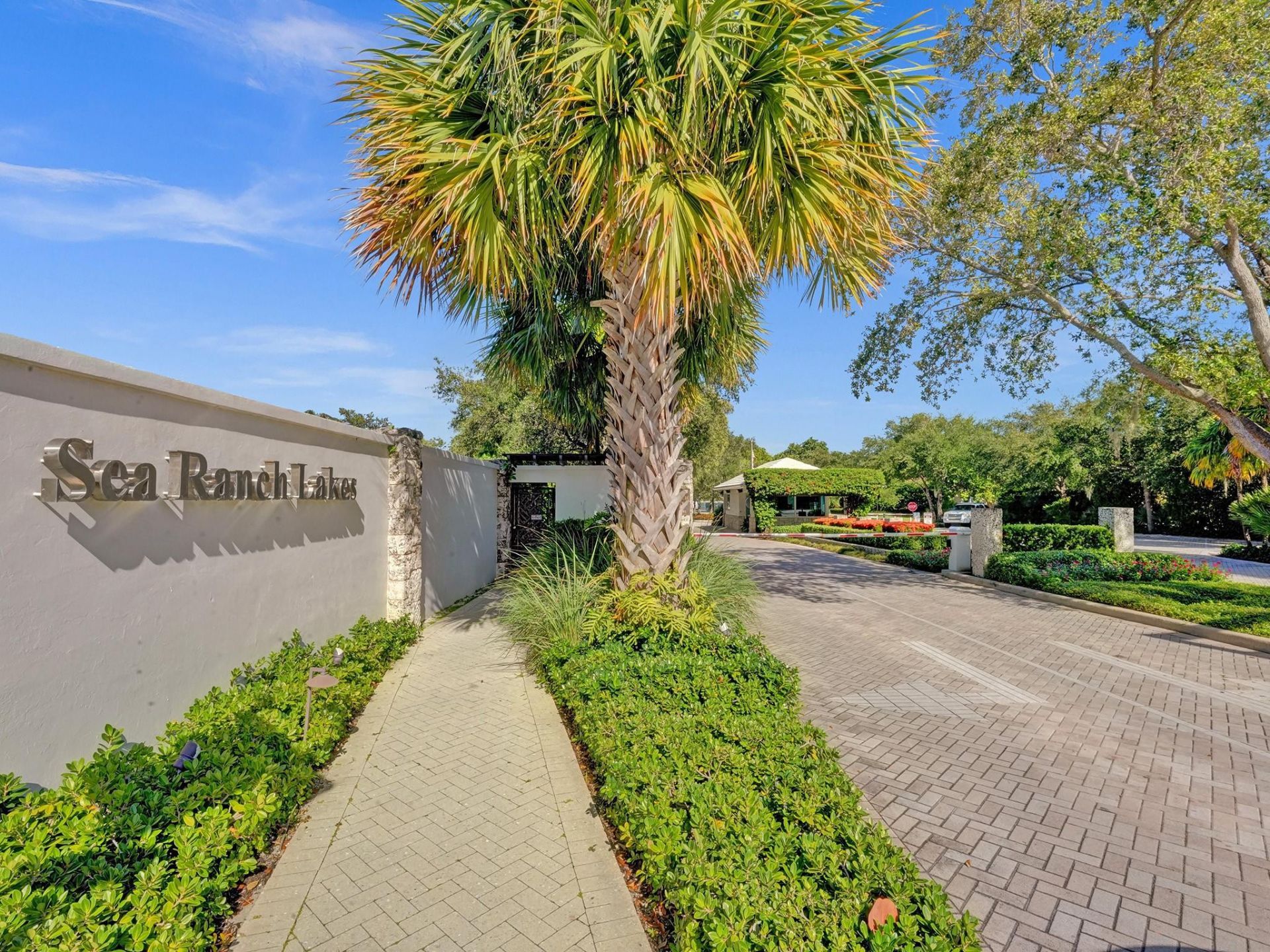 9 Tahoe Lane, Sea Ranch Lakes, FL 33308 Photo
