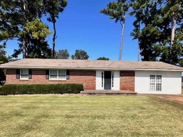 911 Davison Ave, Muscle Shoals, AL