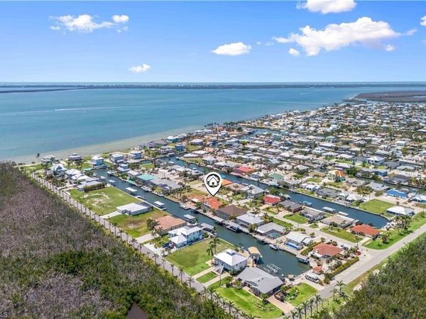 2420 Cherimoya LN, ST. JAMES CITY, FL 33956