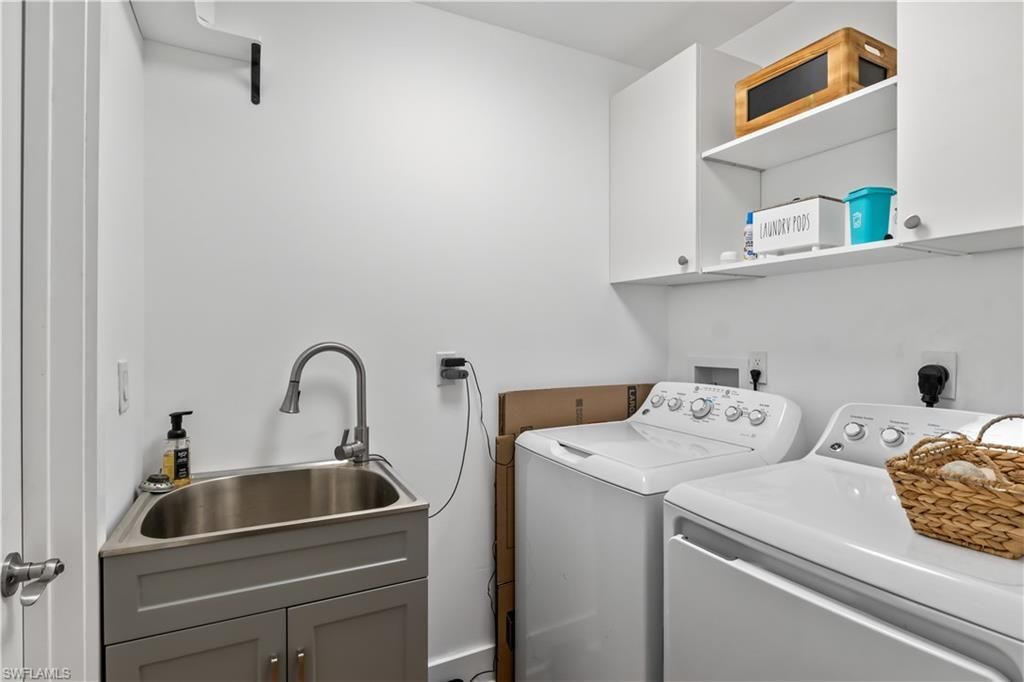 2420 Cherimoya Ln, Saint James City, FL 33956 Photo