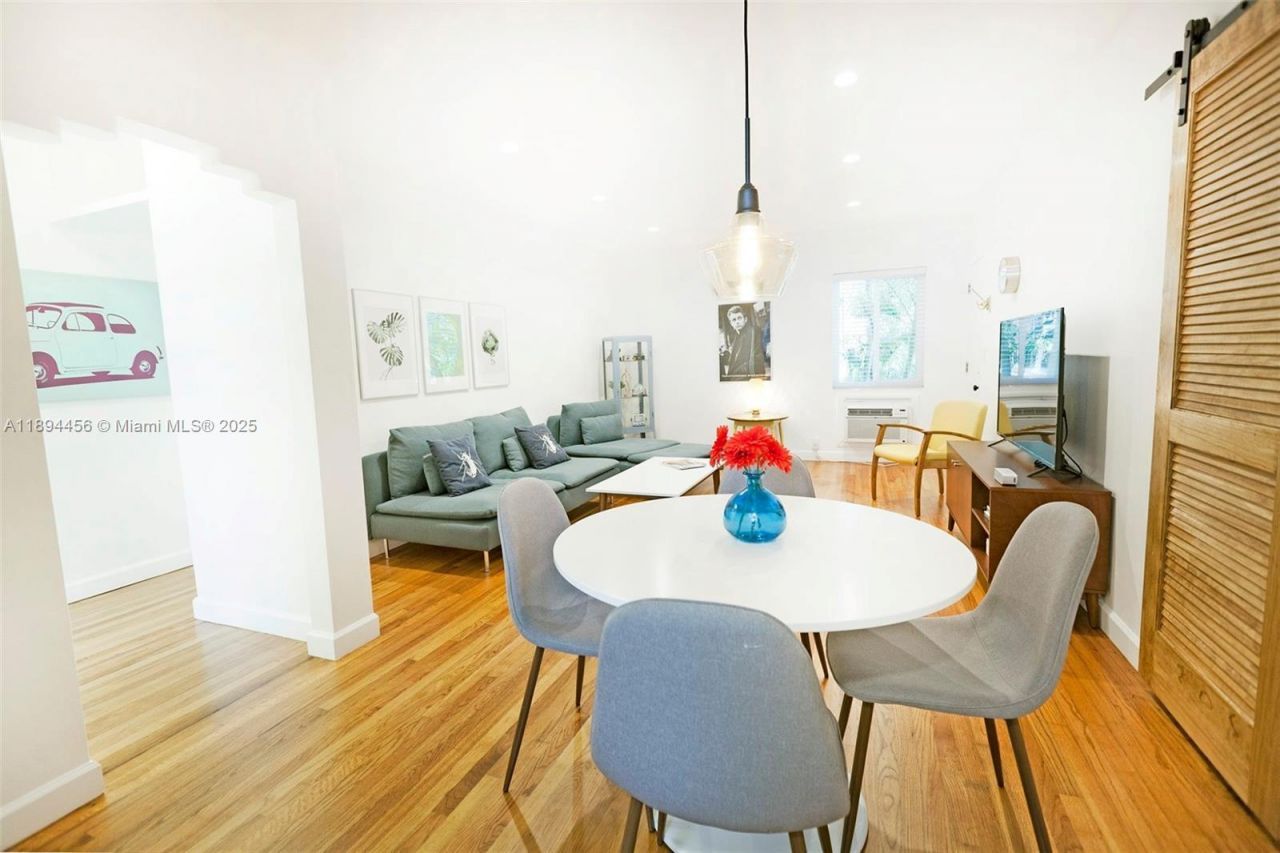 10072 E Bay Harbor Dr, Unit 72D, Bay Harbor Islands, FL 33154 Photo