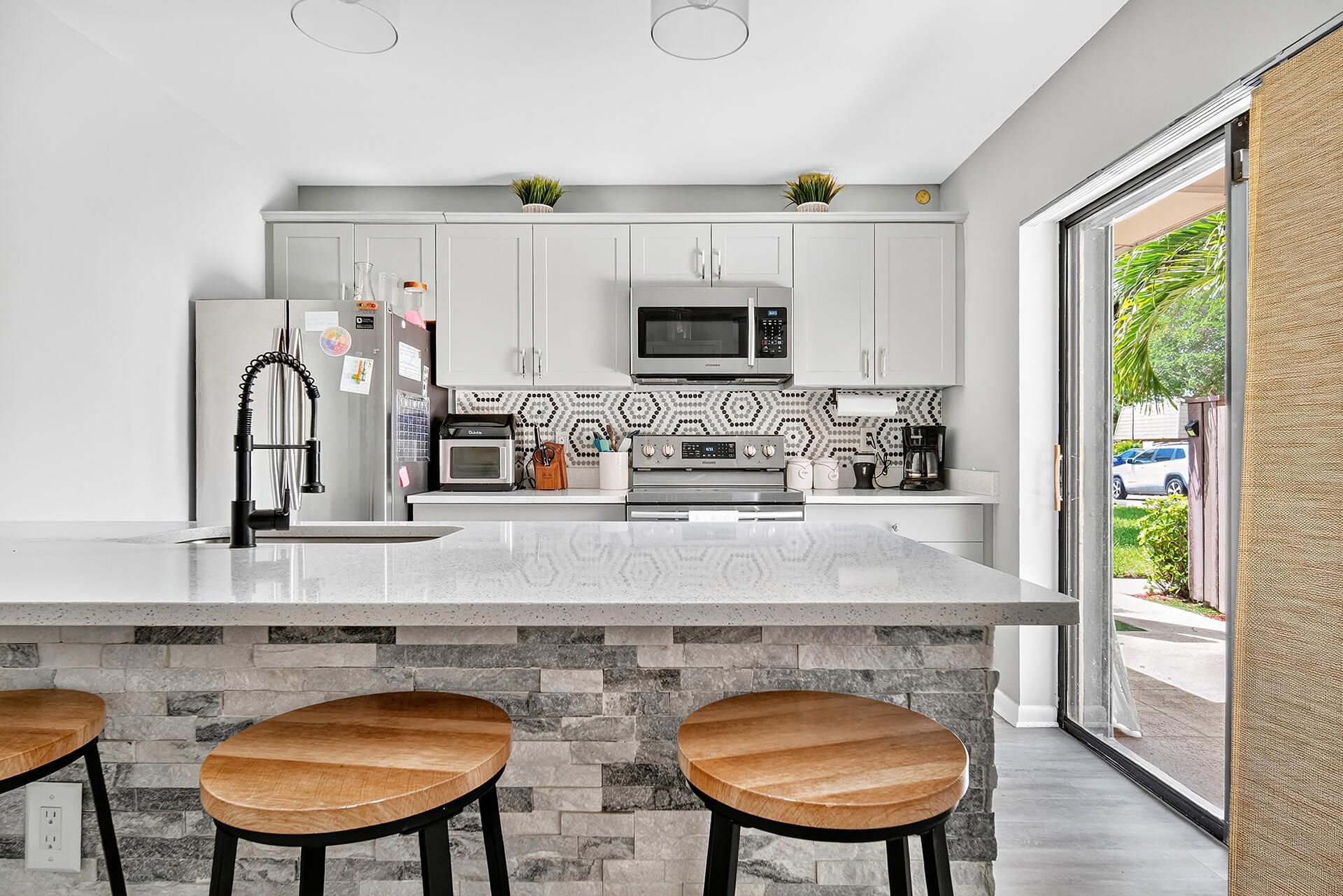 6818 68th Way, West Palm Beach, FL 33409 Photo