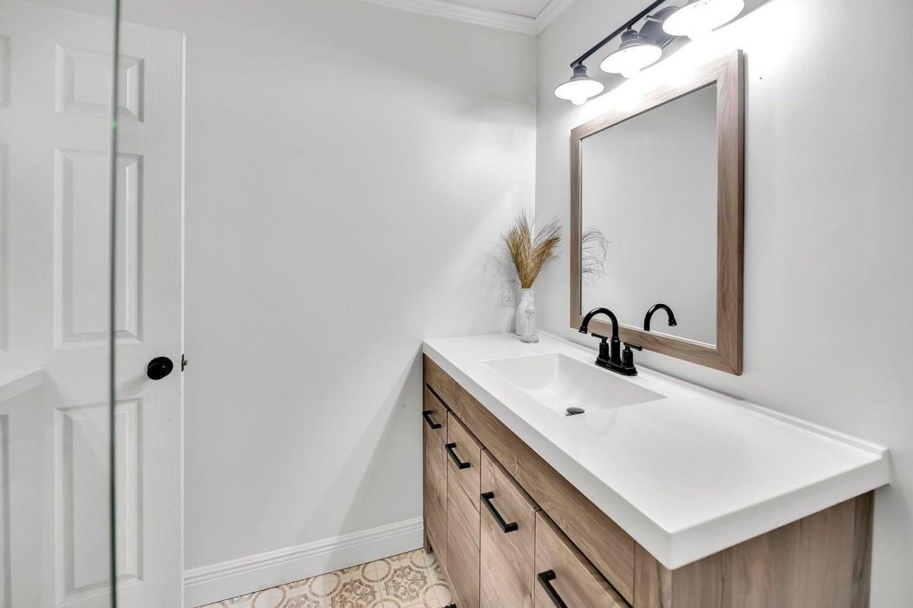 701 N Indian River Drive, Unit 105, Fort Pierce, FL 34950 Photo