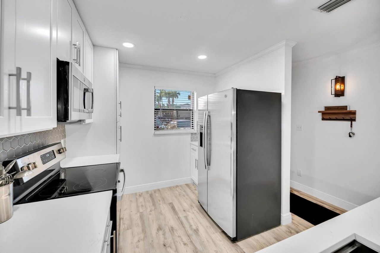 701 N Indian River Drive, Unit 105, Fort Pierce, FL 34950 Photo